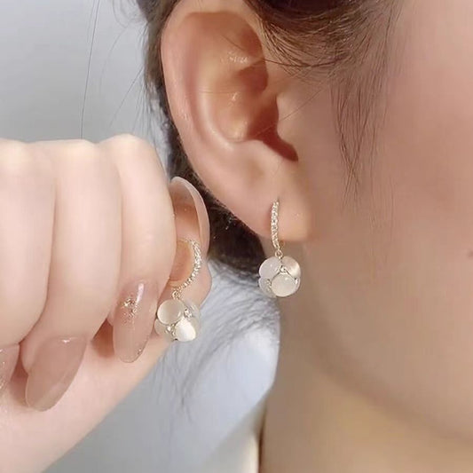 Advanced Cat's Eye Earrings New Fashionable Women's Light Luxury Niche Design Internet Celebrity Hot Elegant Earrings
