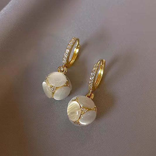 Advanced Cat's Eye Earrings New Fashionable Women's Light Luxury Niche Design Internet Celebrity Hot Elegant Earrings